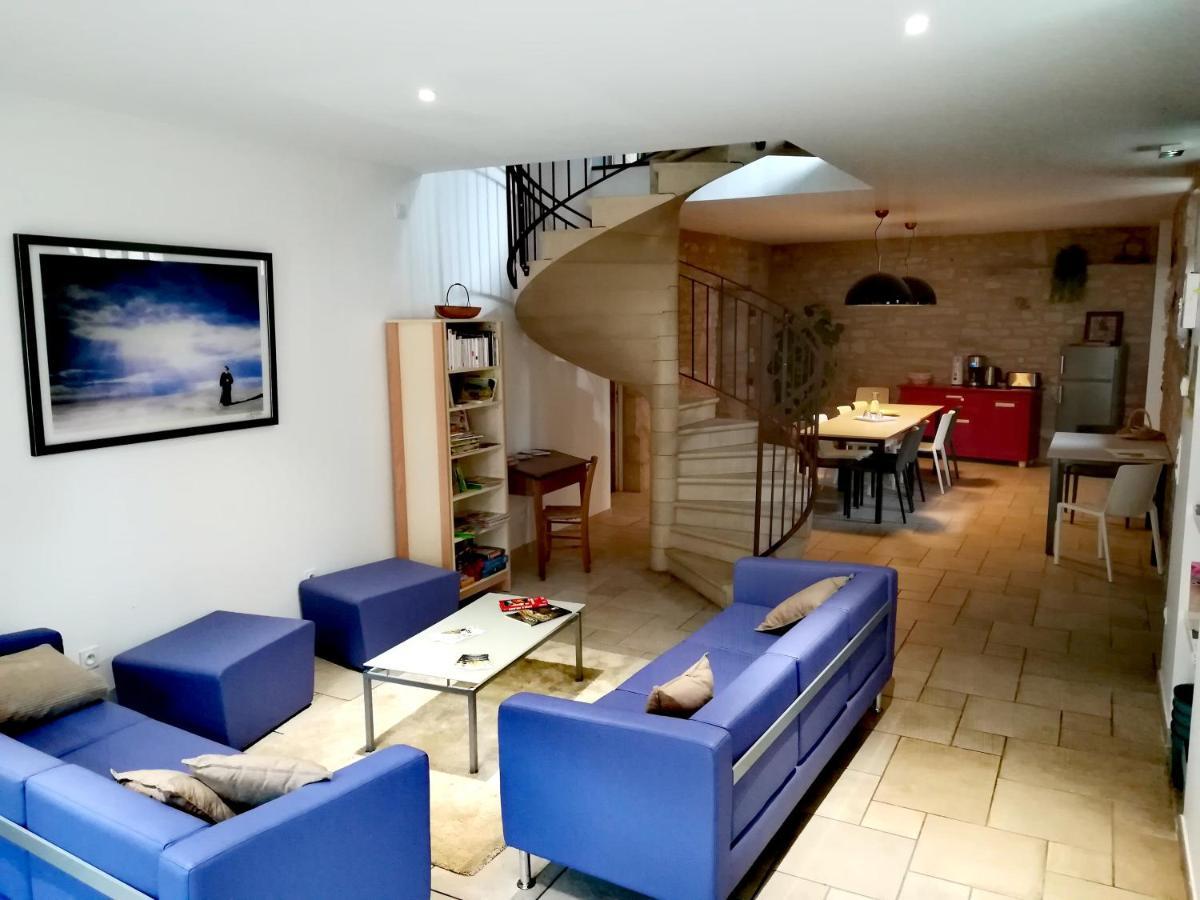 Gite La Maison Des Pelerins Villeneuve-dʼAveyron Exteriér fotografie