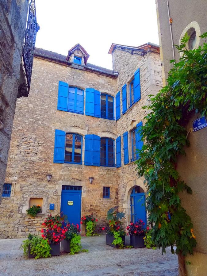Gite La Maison Des Pelerins Villeneuve-dʼAveyron Exteriér fotografie